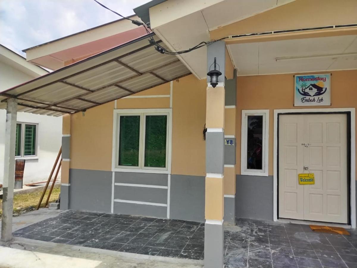 Homestay Embah Ros & Embah Lek Hutan Melintang Exterior foto